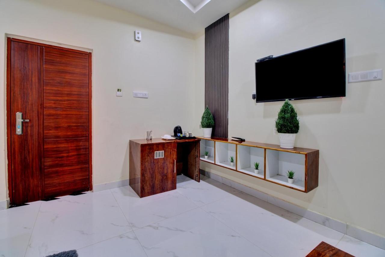 Khammam Collection O Hotel Mango Tree מראה חיצוני תמונה