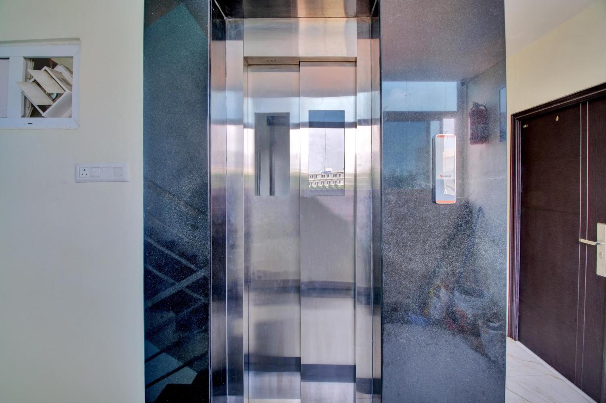 Khammam Collection O Hotel Mango Tree מראה חיצוני תמונה