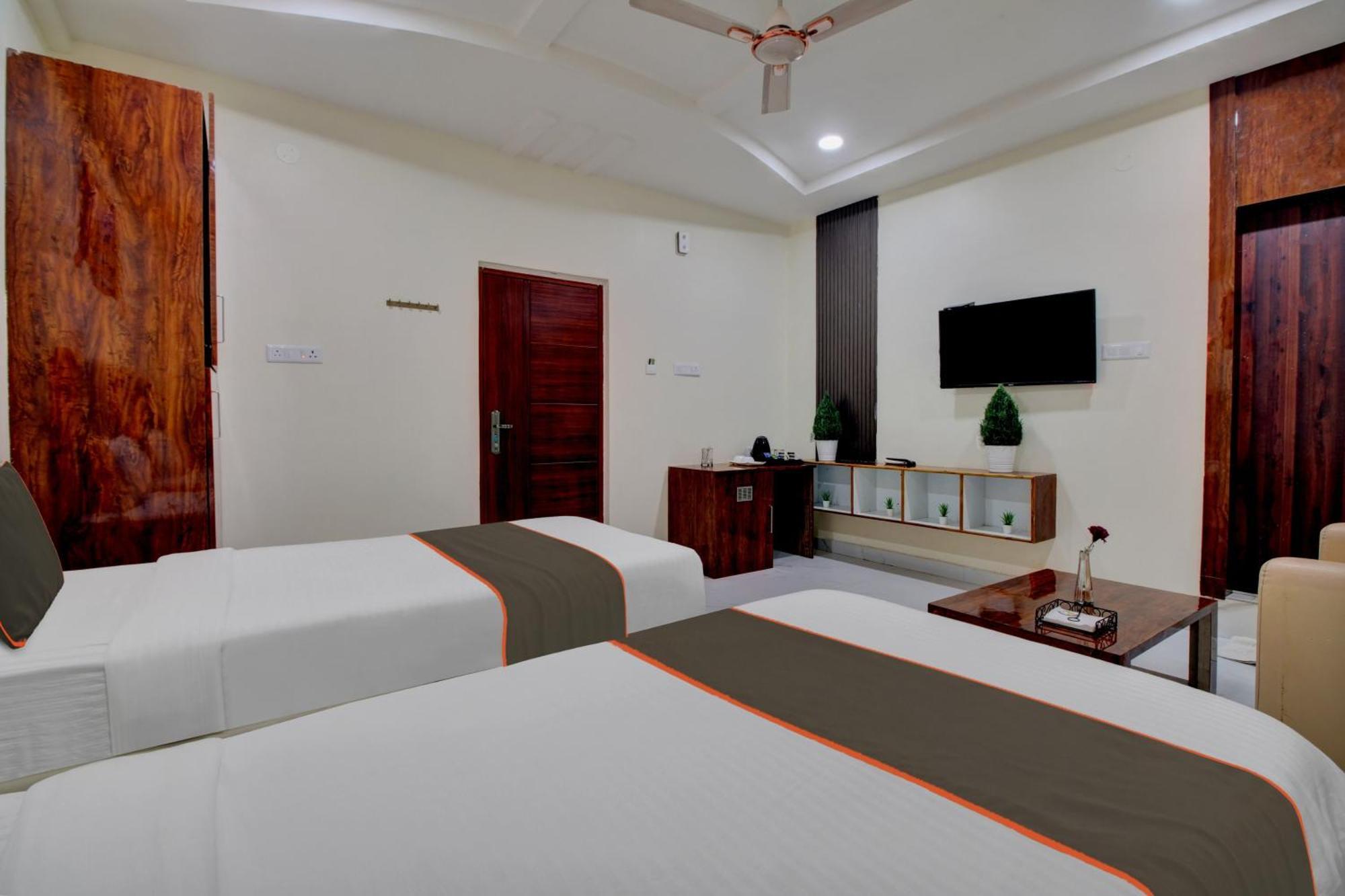 Khammam Collection O Hotel Mango Tree מראה חיצוני תמונה