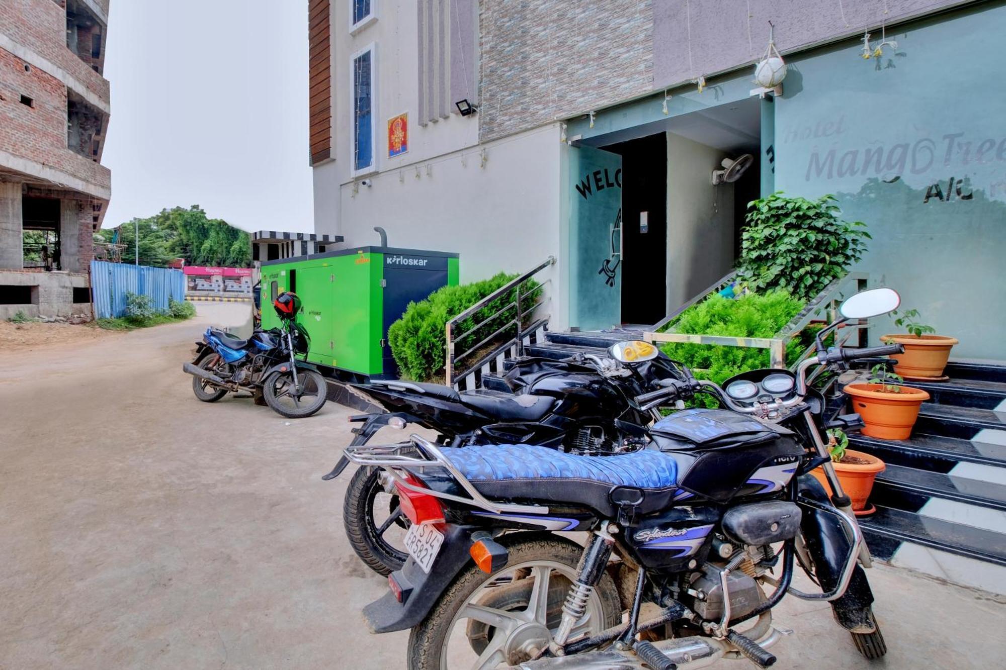 Khammam Collection O Hotel Mango Tree מראה חיצוני תמונה