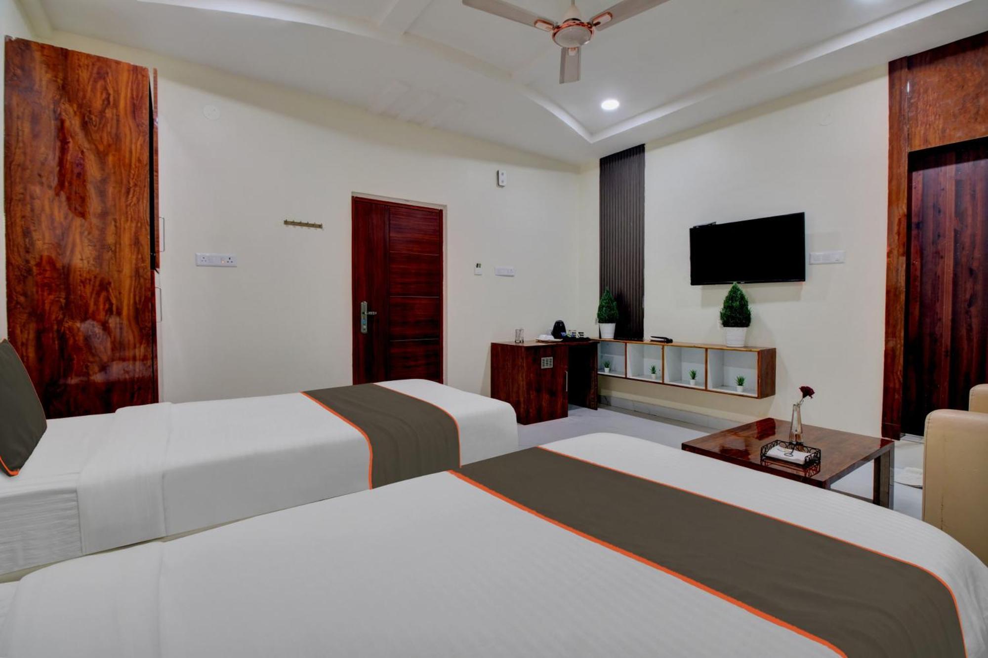 Khammam Collection O Hotel Mango Tree מראה חיצוני תמונה